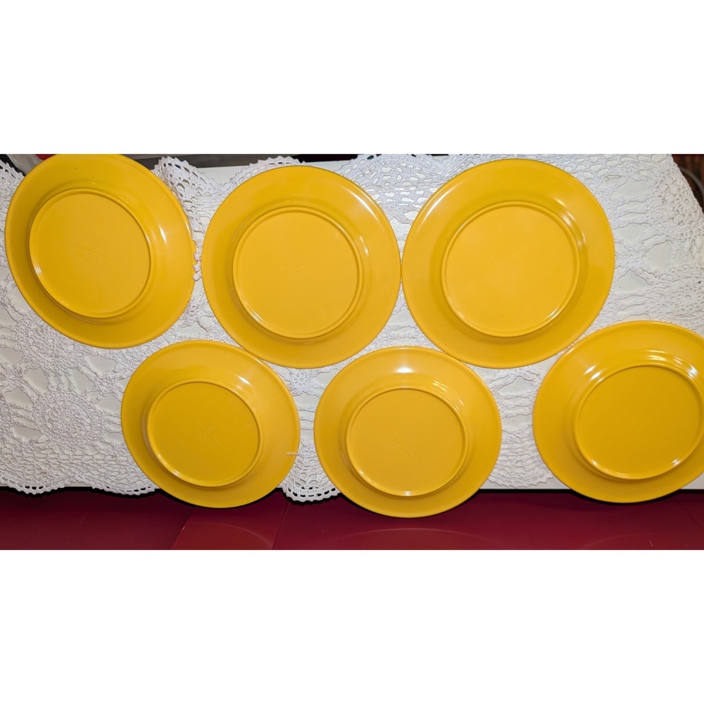 Yellow Melamine Vintage Elan Dinnerware Set 18 Pc MCM plates bowls excellent lot - Picture 9 of 16